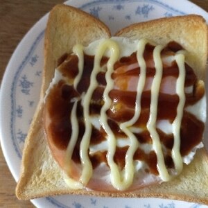 お好み焼きソース活用☆目玉焼きトースト